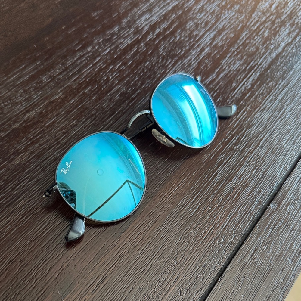 Ray-Ban Round Metal Sunglasses with Blue Lenses - Picture 2 of 3